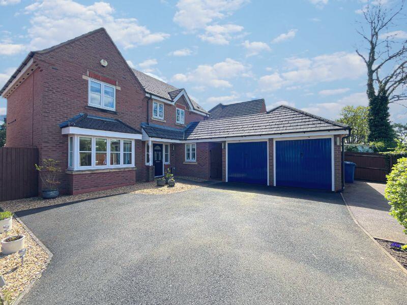 4 bedroom detached house for sale in Cheshire Close, Burntwood, WS7 9QX