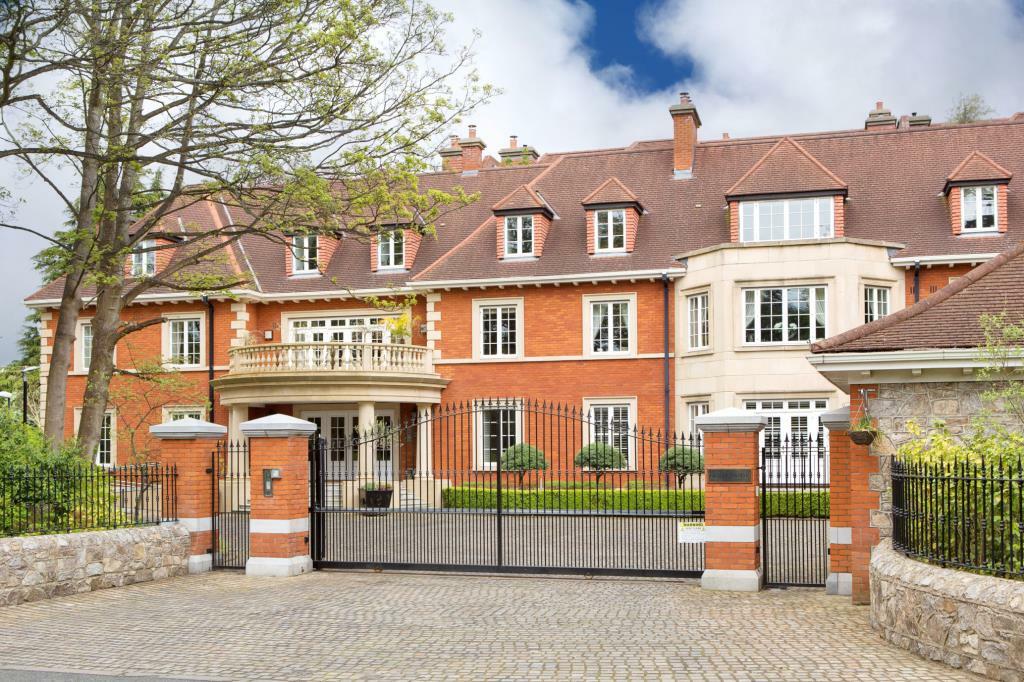 3 bedroom apartment for sale in 42 Hollybrook, Brighton Road, Foxrock