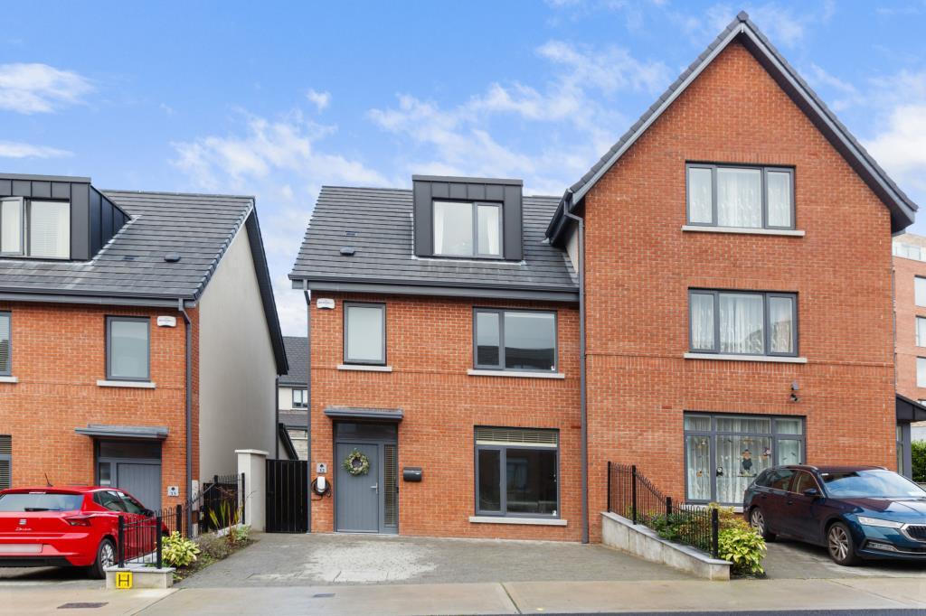 Main image of property: 32 Beechpark, Cabinteely, Dublin 18, D18 NDF8