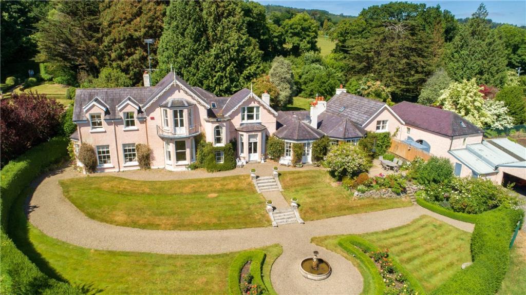 6 bedroom detached house for sale in Springmount, Ferndale Road