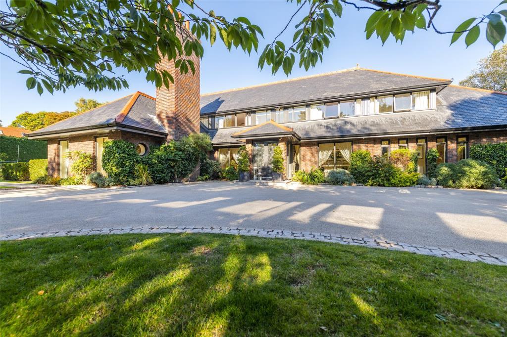 6 bedroom detached house for sale in Woodberry, The Birches, Torquay