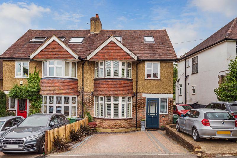 4 bedroom semidetached house for rent in Redstone Park, Redhill, RH1