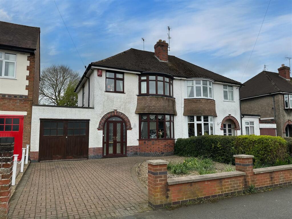 3 bedroom semidetached house for sale in Mere Road, Wigston, LE18