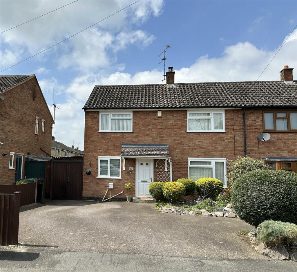 2 bedroom semidetached house for sale in Horsewell Lane, Wigston, LE18