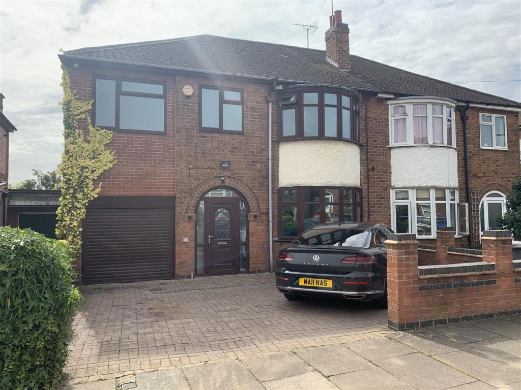 5 bedroom semidetached house for sale in Northdene Road, Leicester, LE2