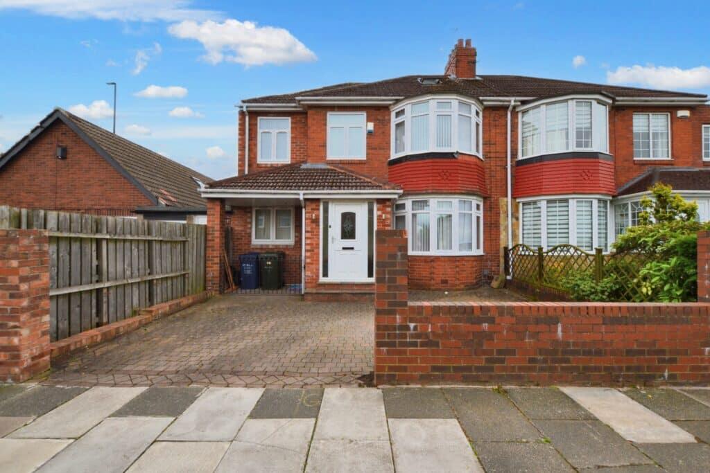4 bedroom semi-detached house for sale in 4 Bedroom Semi-detached House for Sale on Kirkheaton Place, Newcastle Upon Tyne, NE5