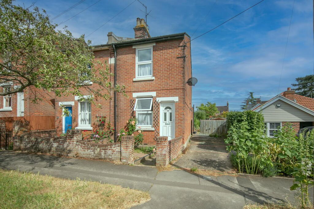 2 bedroom semidetached house for sale in Ernest Road, Wivenhoe