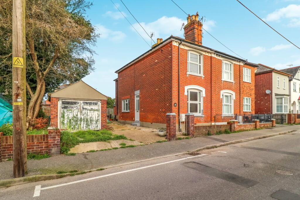 3 bedroom semidetached house for sale in Tower Street, Brightlingsea