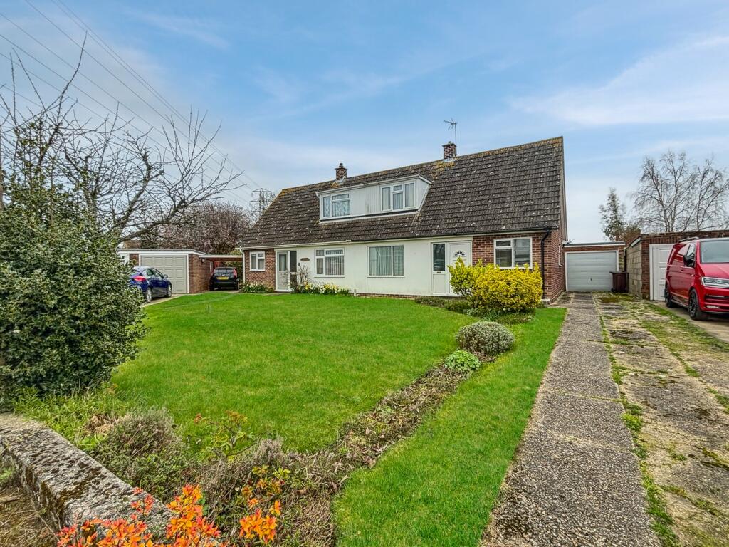 2 bedroom semidetached house for sale in Leys Road, Wivenhoe, Colchester, CO7