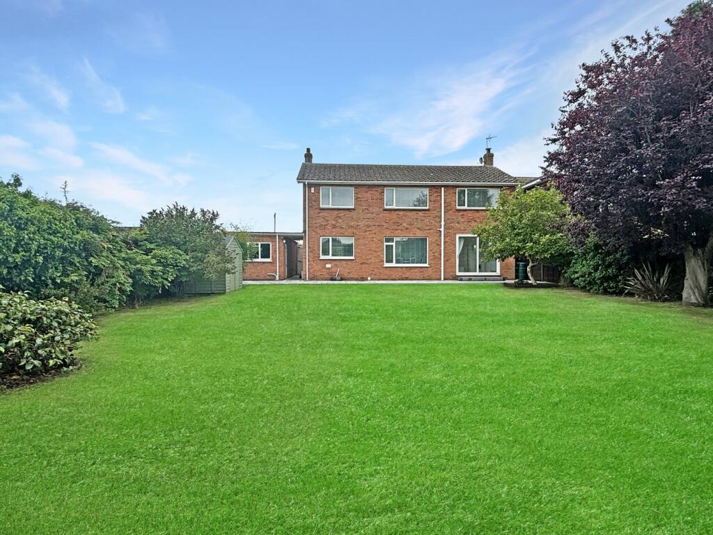 Additional property image - Aylesbury Drive, Holland-on-Sea, Clacton-on-Sea, CO15