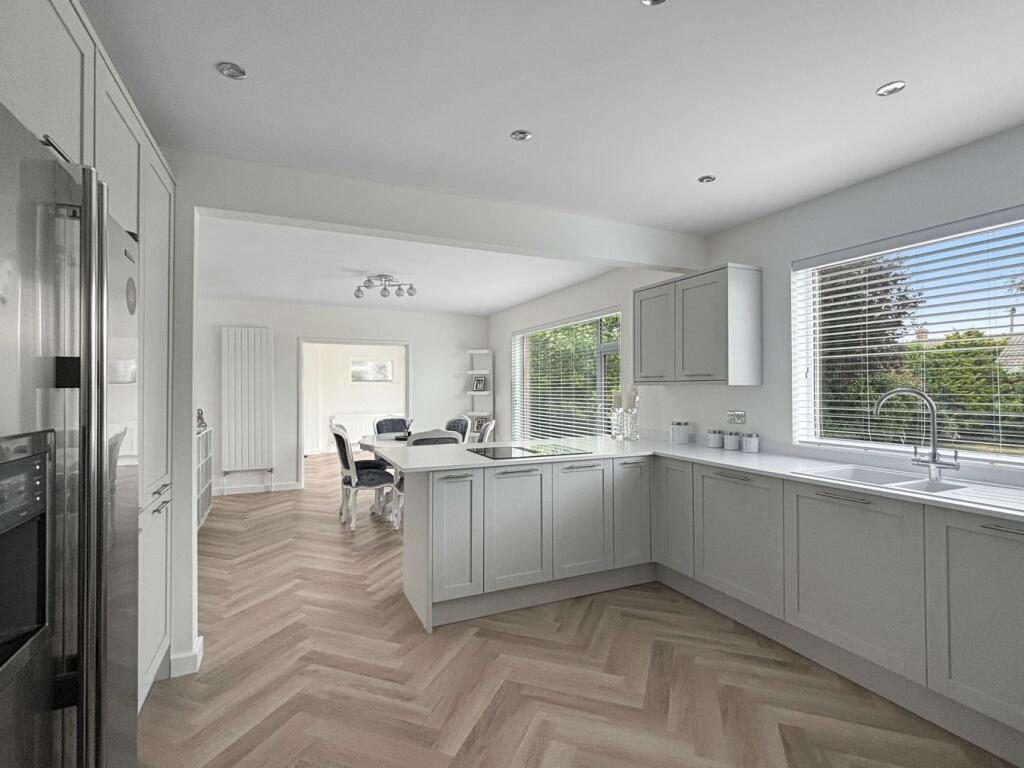 Additional property image - Aylesbury Drive, Holland-on-Sea, Clacton-on-Sea, CO15