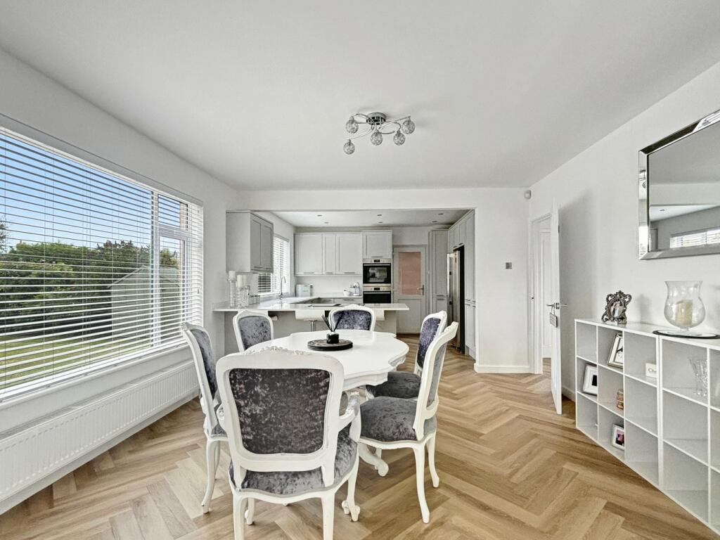 Additional property image - Aylesbury Drive, Holland-on-Sea, Clacton-on-Sea, CO15