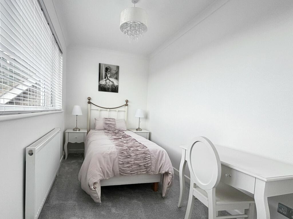 Additional property image - Aylesbury Drive, Holland-on-Sea, Clacton-on-Sea, CO15