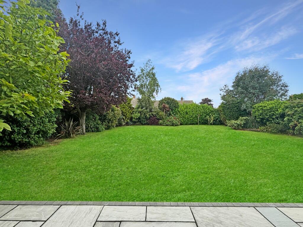 Additional property image - Aylesbury Drive, Holland-on-Sea, Clacton-on-Sea, CO15