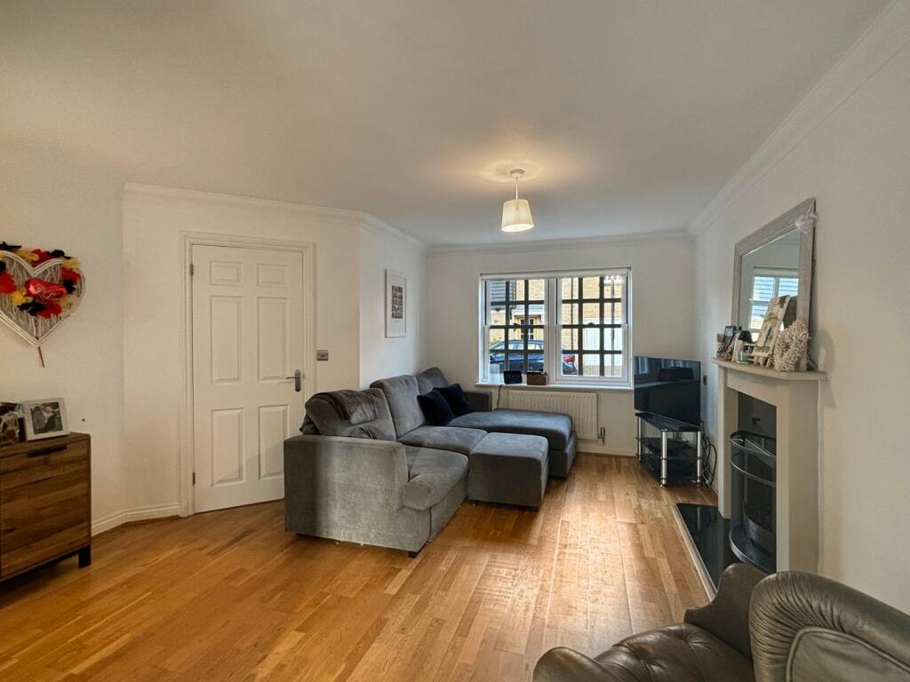Additional property image - Old Ferry Road, Wivenhoe, Colchester, CO7
