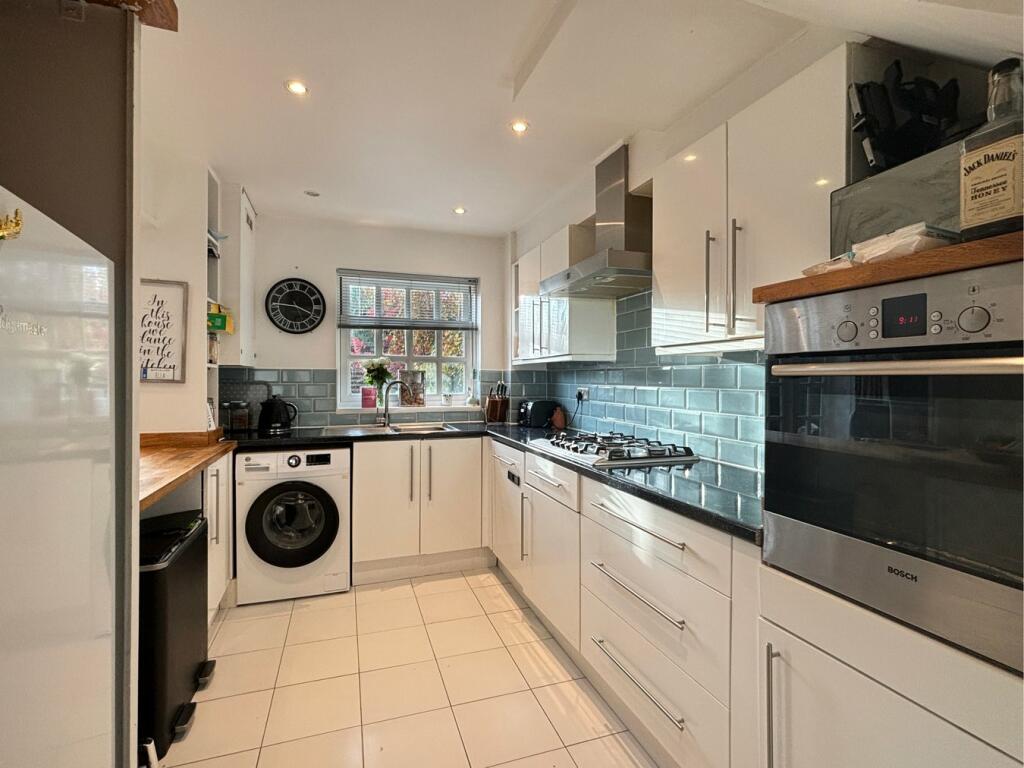 Additional property image - Old Ferry Road, Wivenhoe, Colchester, CO7