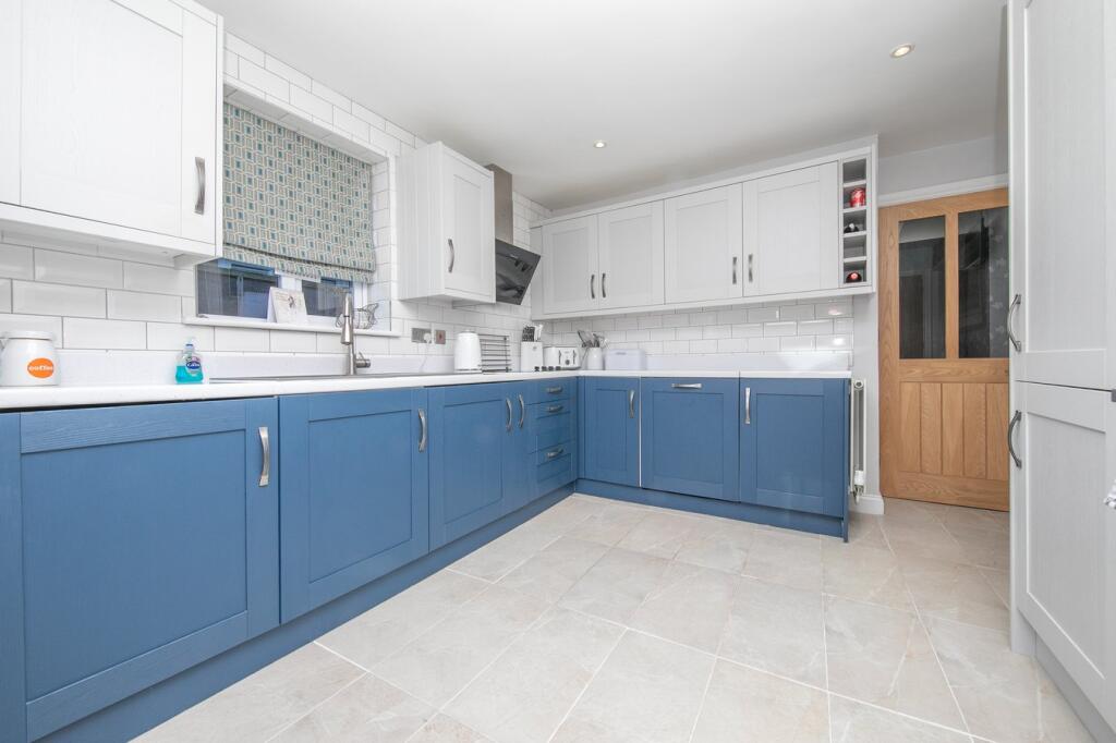 Additional property image - Parkwood Avenue, Wivenhoe, Colchester, CO7