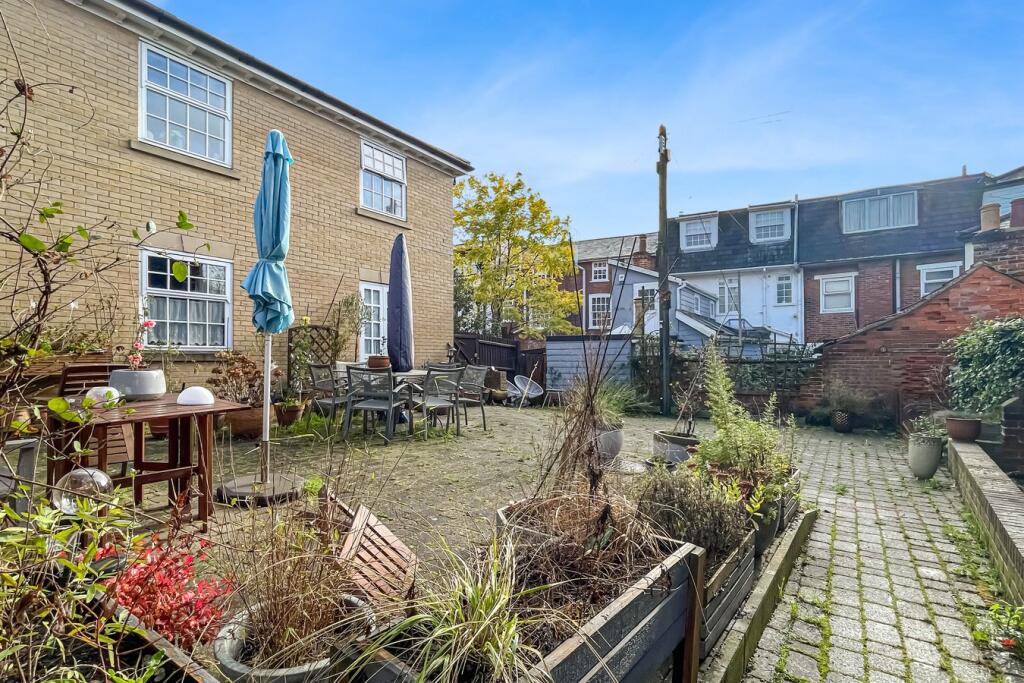 Additional property image - Oakleigh Court, Wivenhoe, Colchester, CO7