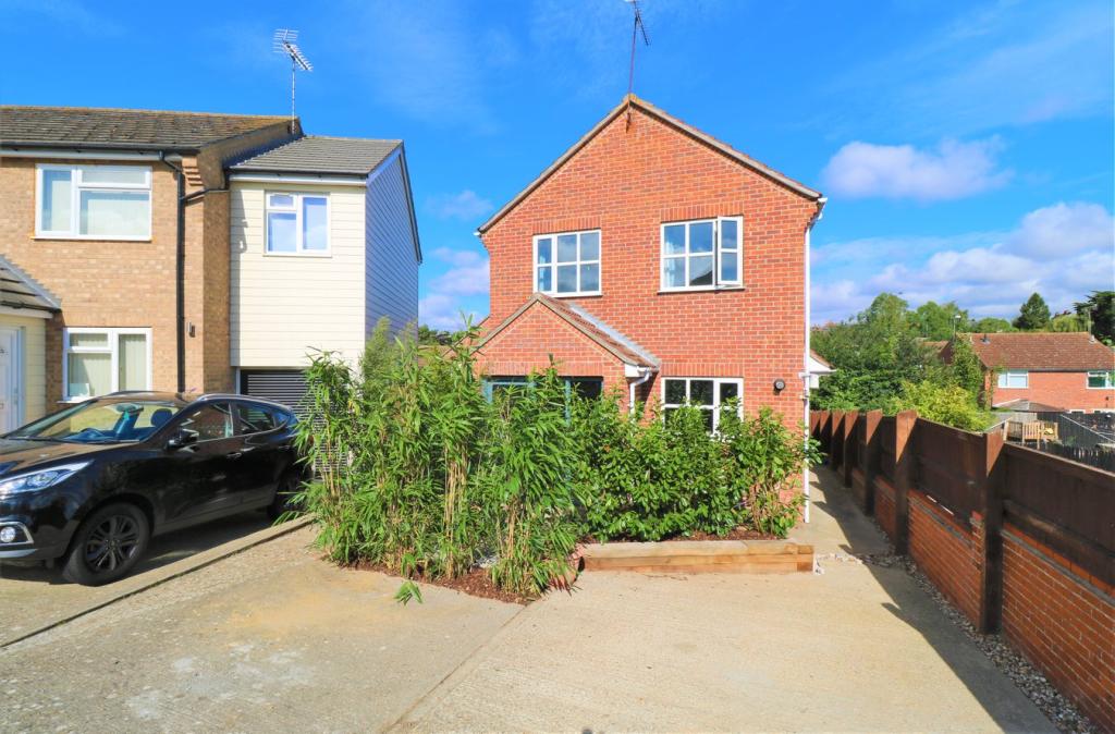 3 bedroom detached house for sale in Conway Close, Wivenhoe, Colchester