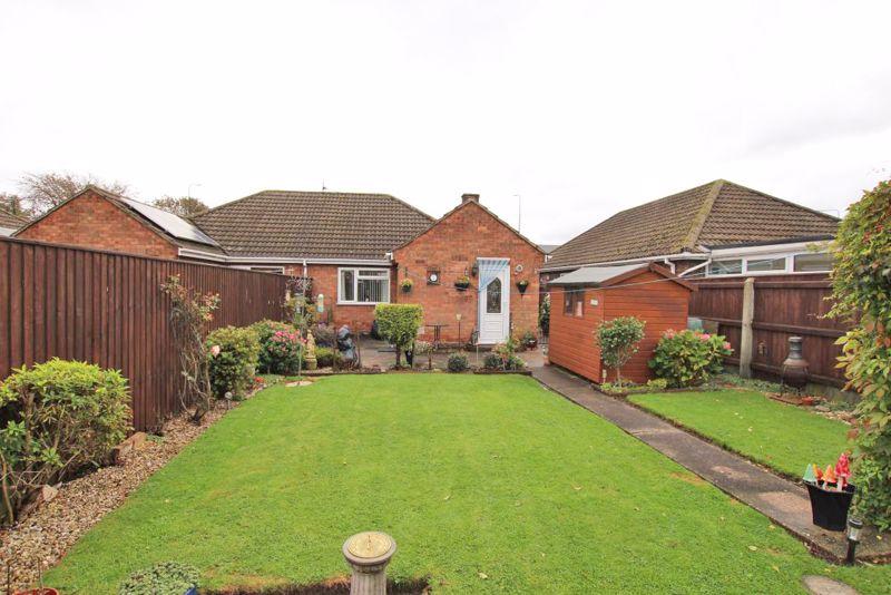 2 bedroom semidetached bungalow for sale in Pelham Road, Immingham, DN40