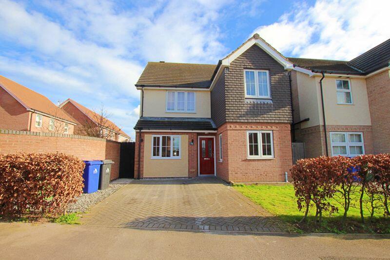 3 bedroom detached house for sale in Brocklesby Avenue, Immingham, DN40