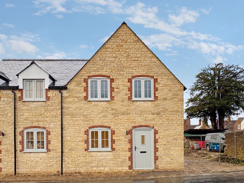 Main image of property: Ferndale Street, Faringdon, SN7