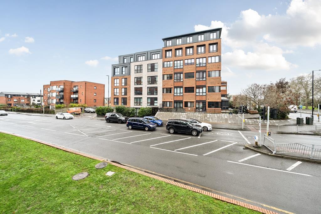 Main image of property: Slough, SL1, SL1