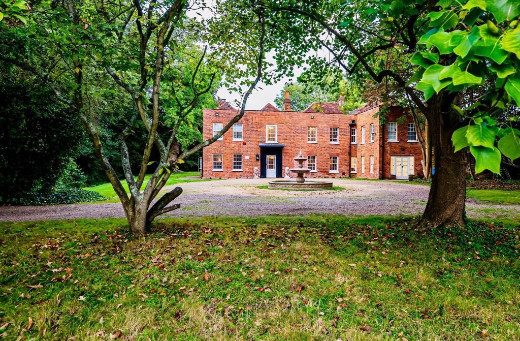 Main image of property: Slough, Berkshire, SL3