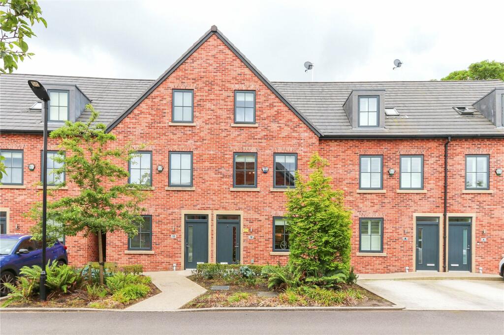 3 bedroom house for sale in Oak Gardens, Gatley, Cheadle, Stockport, SK8