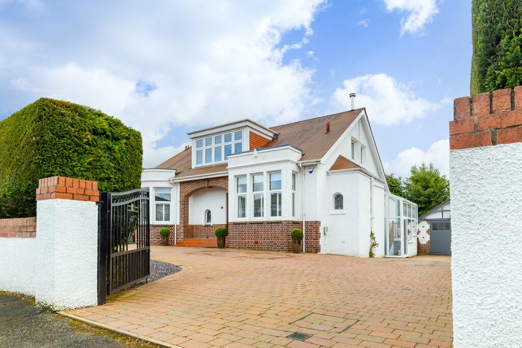 3 bedroom detached house for sale in Lynton Avenue, Giffnock, Glasgow, East Renfrewshire, G46