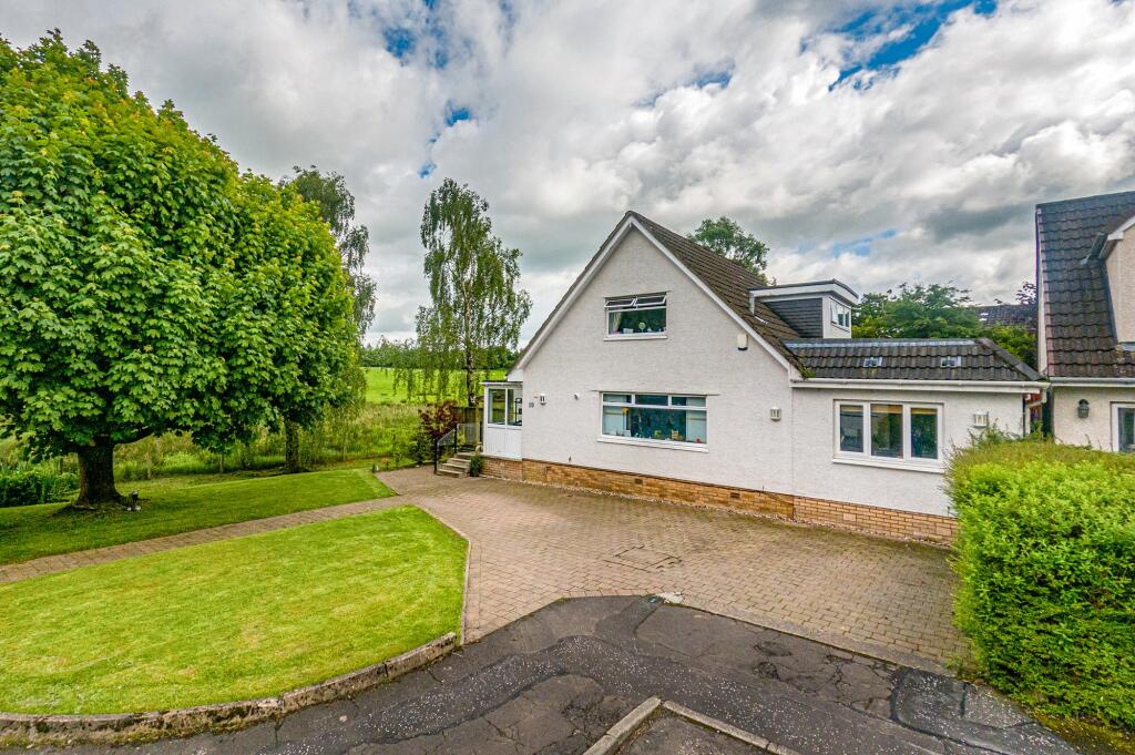 4 bedroom detached house for sale in Naproch Place, Newton Mearns
