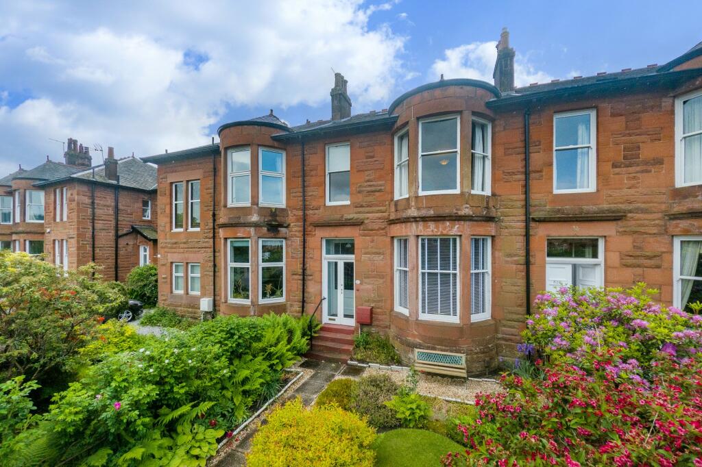4 bedroom terraced house for sale in Clarkston Road, Netherlee, Glasgow