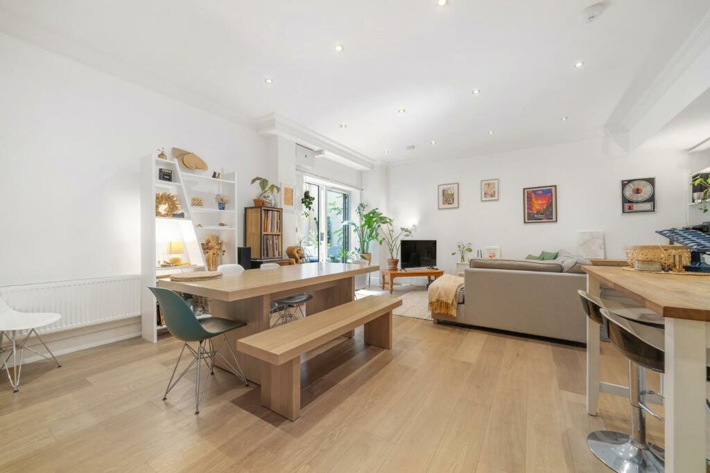 1 bedroom flat for sale in Wanless Road, SE24