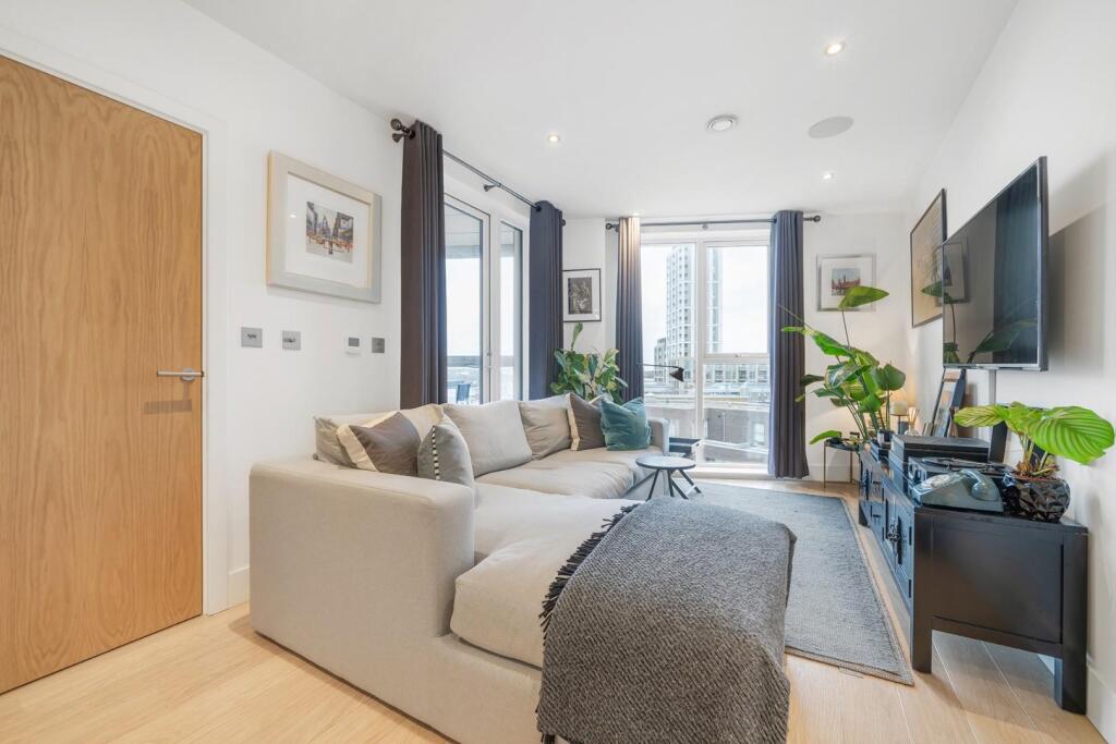 Main image of property: Stockwell Park Walk, SW9