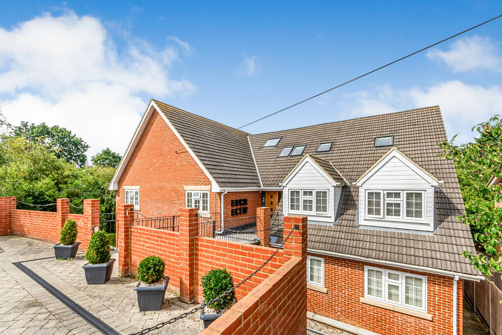 1 bedroom flat for sale in Beacon Hill, MALDON, CM9