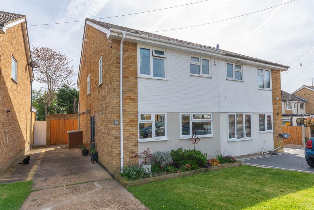 3 bedroom semidetached house for sale in Dukes Avenue, SOUTHMINSTER, CM0