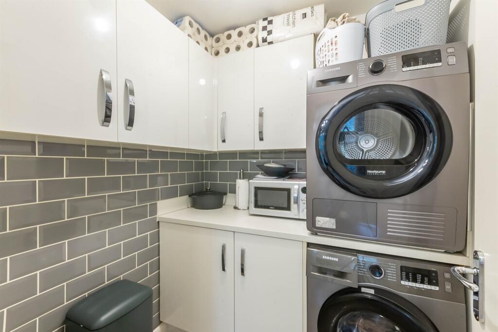 Additional property image - Rowan End, SOUTHMINSTER