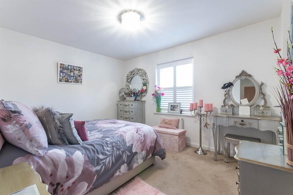 Additional property image - Rowan End, SOUTHMINSTER