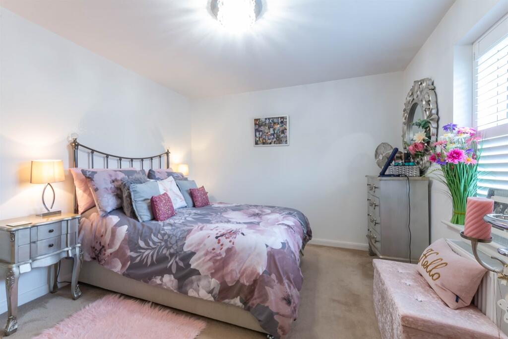 Additional property image - Rowan End, SOUTHMINSTER