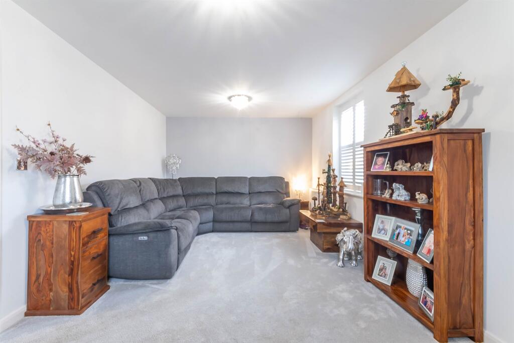 Additional property image - Rowan End, SOUTHMINSTER