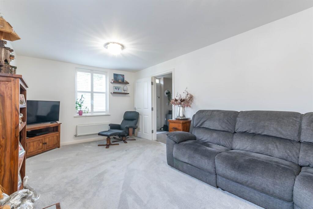 Additional property image - Rowan End, SOUTHMINSTER