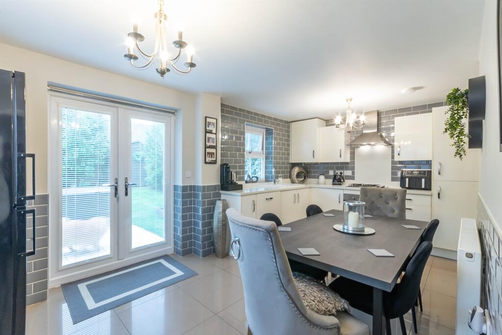 Additional property image - Rowan End, SOUTHMINSTER