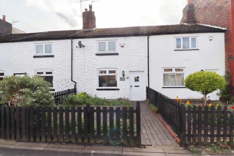 2 bedroom cottage for sale in Moorside Road, Swinton, Manchester, M27