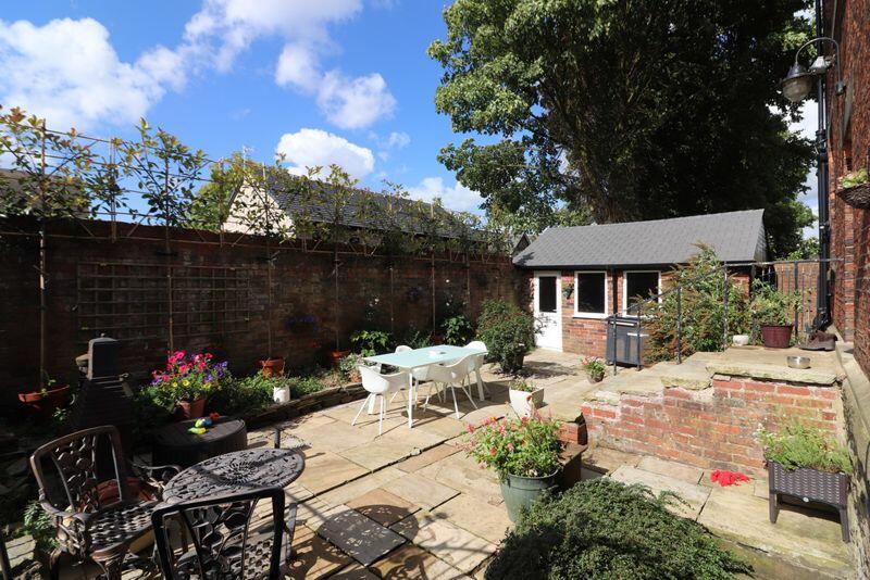 Additional property image - 10 Hawkshaw Ave, Darwen, Lanchashire