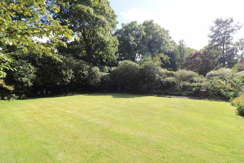 Additional property image - 10 Hawkshaw Ave, Darwen, Lanchashire