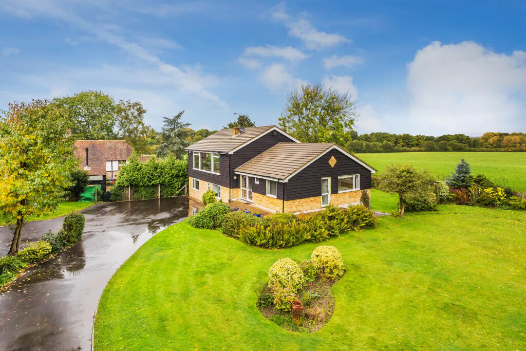 5 bedroom detached house for sale in Moor Lane, Marsh Green, Edenbridge, TN8