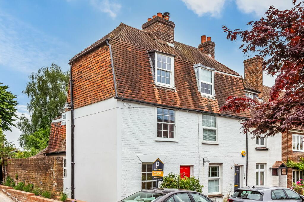 3 bedroom end of terrace house for sale in Chipstead Lane, Sevenoaks, TN13