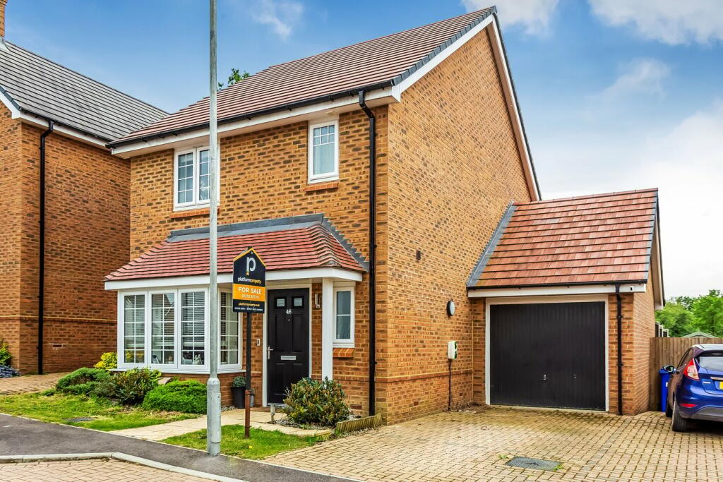 3 bedroom link detached house for sale in Hailwood Drive, Edenbridge, TN8