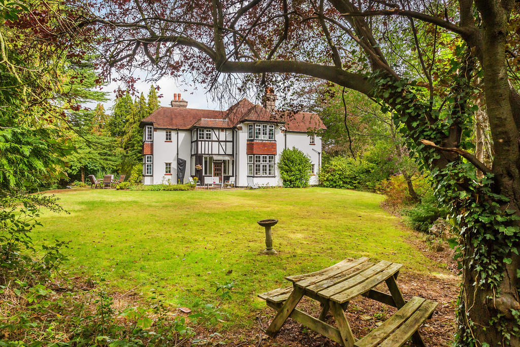 5 bedroom detached house for sale in Bluehouse Lane, Oxted, RH8