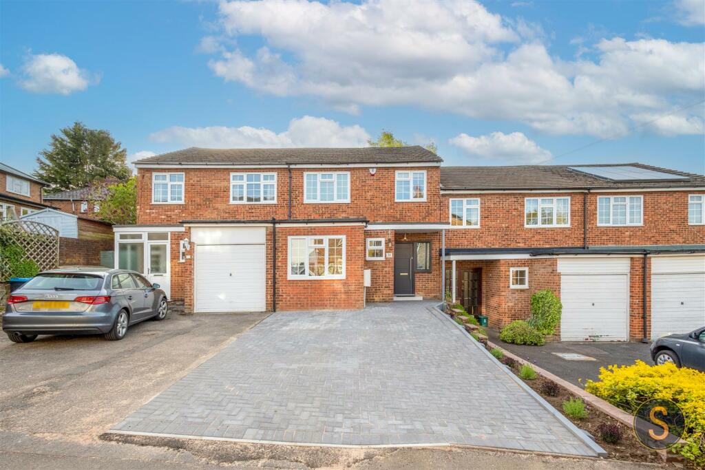 3 bedroom terraced house for sale in Highfield Road, Berkhamsted, HP4